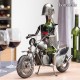 Kovový stojan na víno Motorkár Momania