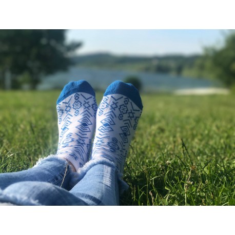 Veselé ponožky HESTY - Čičmany členkové modré