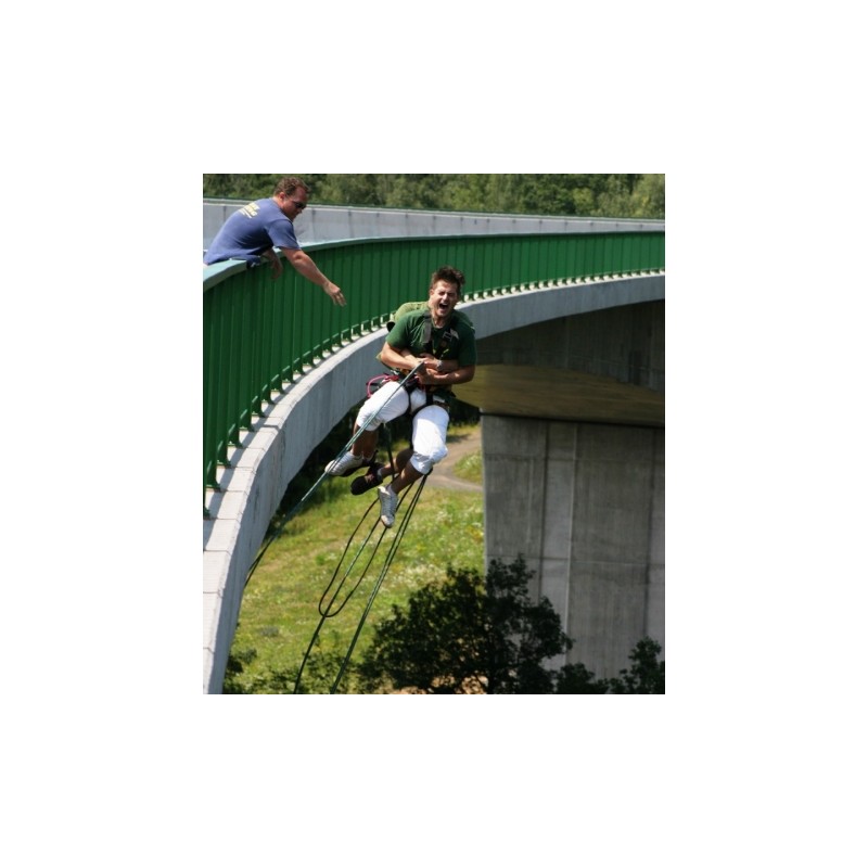 Bungee jumping - Kieneova houpačka POČET OSOB: 1, SPECIFIKACE: Houpačka z mostu + DVD (62 metrů)