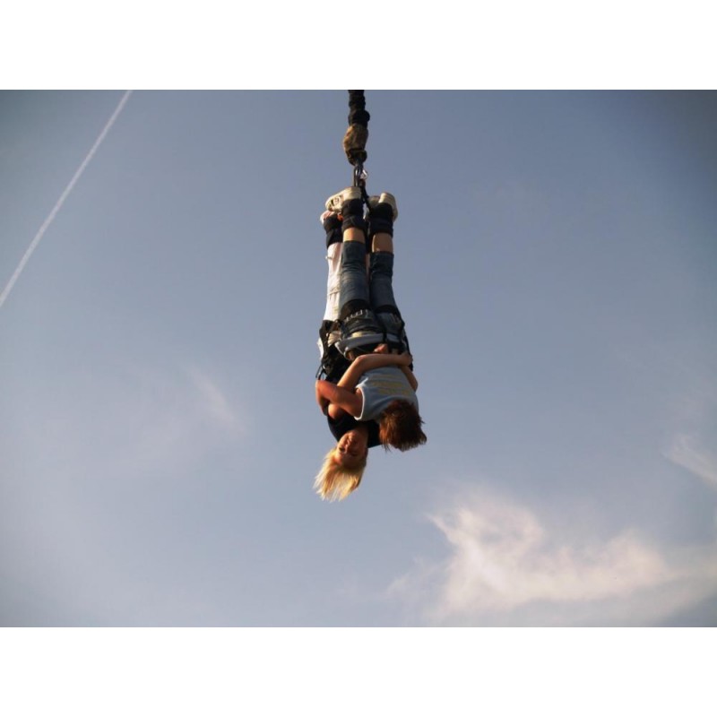 Bungee jumping z jeřábu Praha
