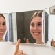 Kozmetické zrkadlo 360º s LED svetlom Selfkut InnovaGoods